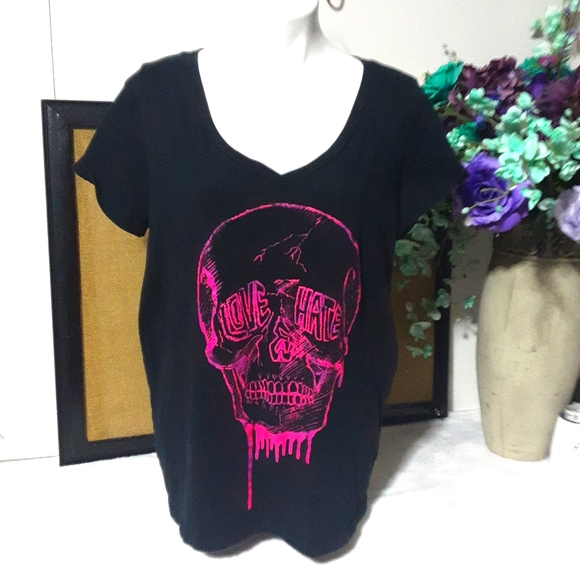 Torrid Love Hate V Neck T Shirt size 2XL - Picture 3 of 7